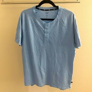 Gap 💯 cotton light blue men’s casual tee